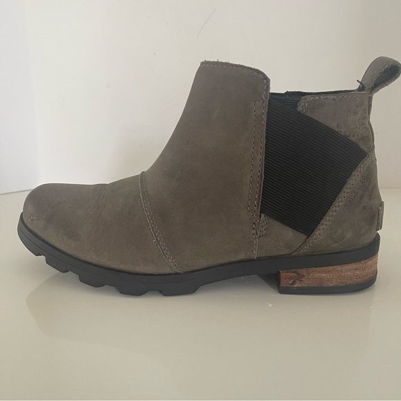 Sorel Women’s Emelie Chelsea Bootie - Picture 5 of 8